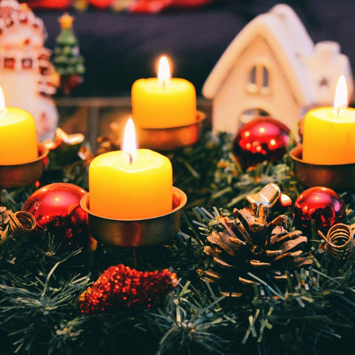 Top 10 Christmas Candles That Will Make Your Home Cozy
