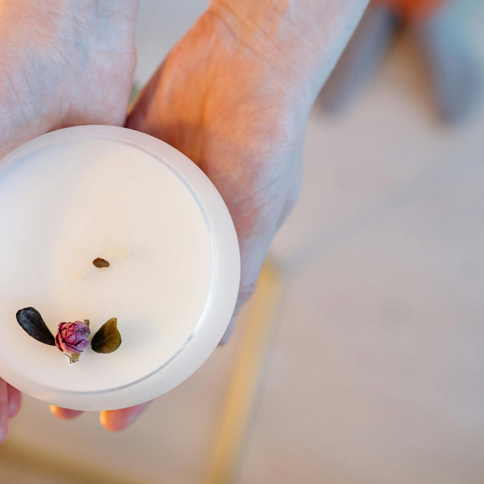 Natural Coconut Apricot Wax Vs. Soy Wax: Why Your Choice Matters