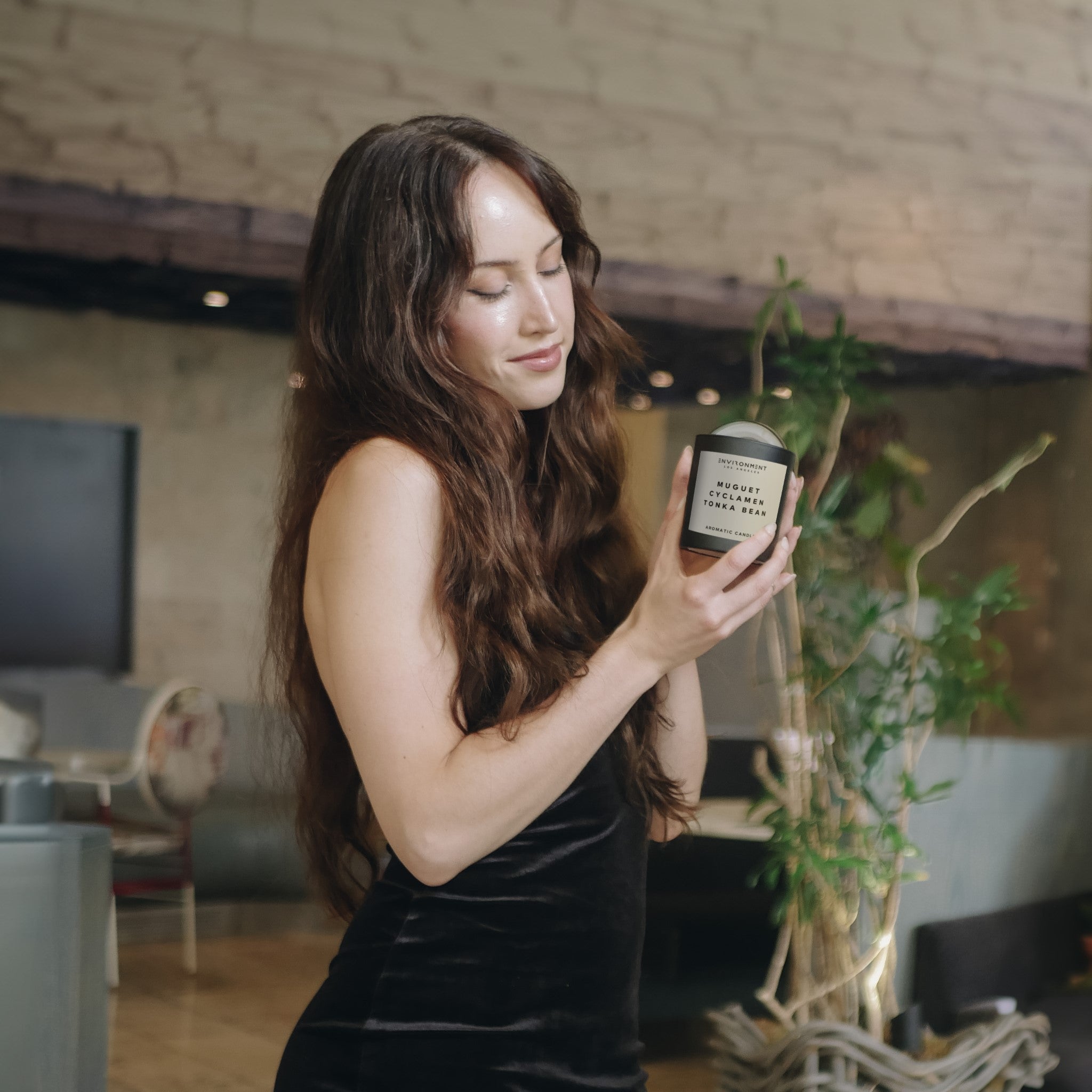 8oz Muguet | Cyclamen | Tonka Bean Candle with Lid and Box (Inspired by YSL Libre®)